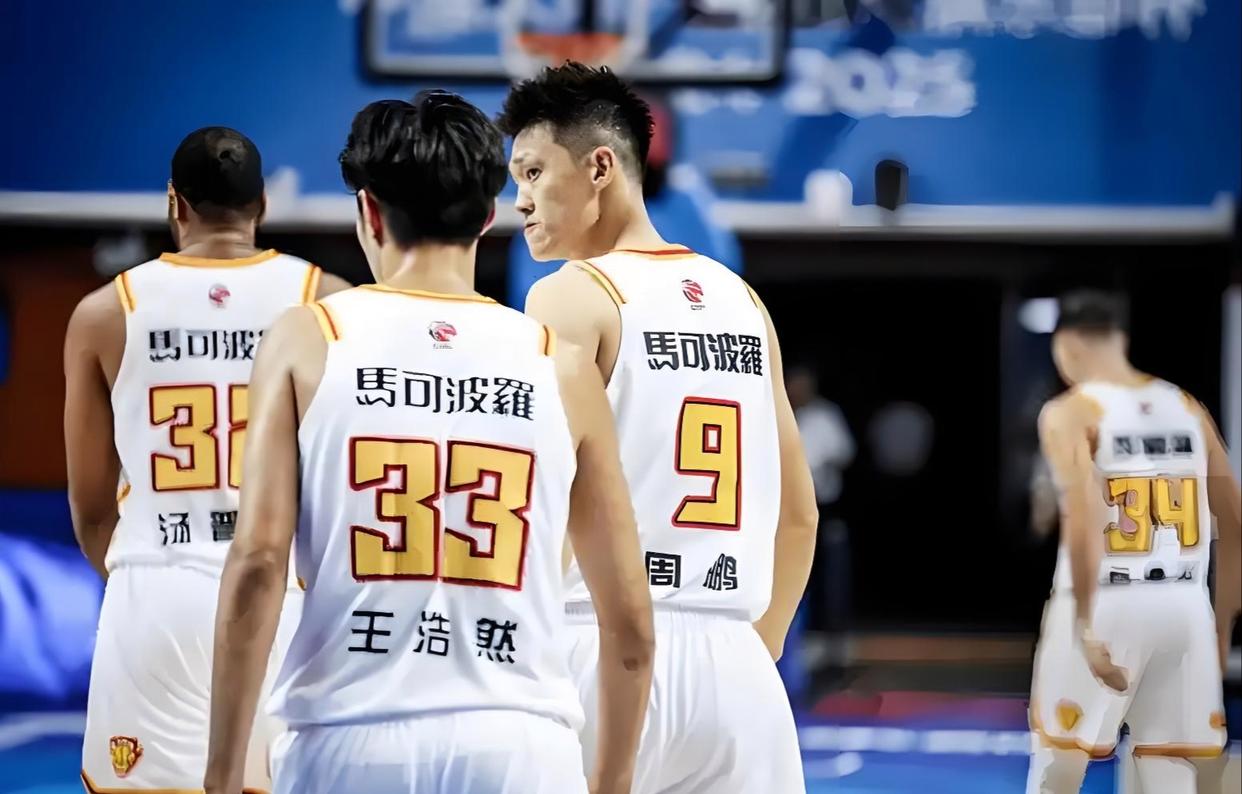 本季球员表现卓越，争夺季后赛席位